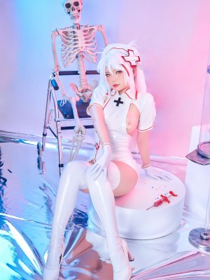 ZinieQ - Prinz Eugen Nurse_08