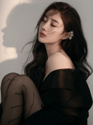 微博hs6_006WU84Wly1h119v245gnj30u0111q9x