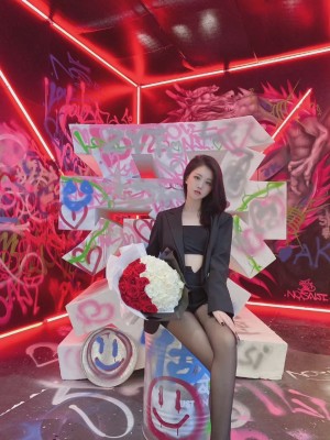 微博hs6_006MlUtvly1h0gq4u9ox8j30qo0zkajm