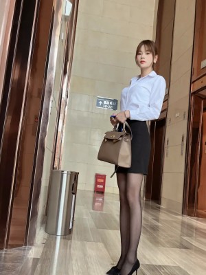 微博hs6_006MlUtvly1h0ahp3zpt2j30u011s4nf