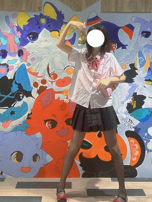 微博hs6_008l6jrMly1h21968vm3dj31b61yq7wh