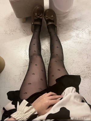微博hs6_0085Geisgy1h2196vx3lqj32c03401kz