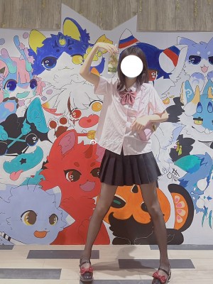 微博hs6_008l6jrMly1h2236o4s2aj31ff20jb29