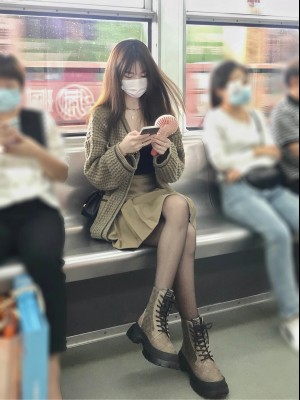 微博hs6_008cuS2igy1gvcqes0gfnj60zk1behdt02