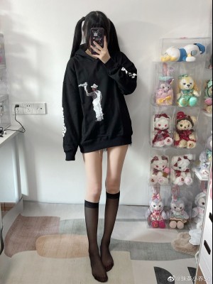 微博hs6_006Dm2scly1gzaz2gfatsj30zk1bewkp