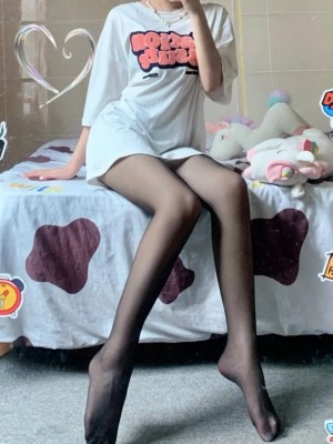 微博hs6_006MlUtvly1gz2sa0tkn1j30qo0ye782