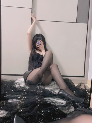 微博hs6_d451011agy1h2hn29hw1sj21hc280x6p