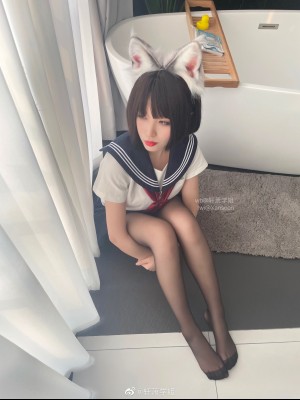 微博hs6_007Yt3qngy1h2jx1d6tjmj32c0340npe