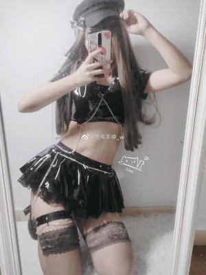 微博hs6_6eedf0e5gy1h2jp6qmzuej21751xknjz