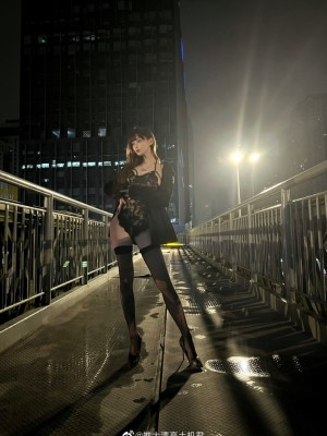 微博hs6_9bb695f4gy1h2jh35clesj20u015oah6