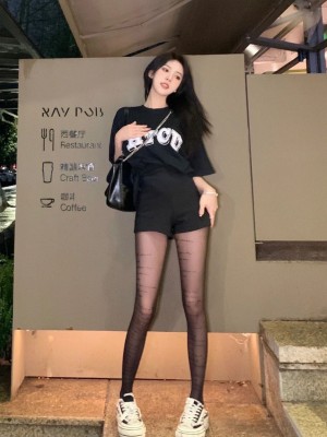 微博hs6_006WU84Wly1h1oi7zj3jjj30mh0vrtd9