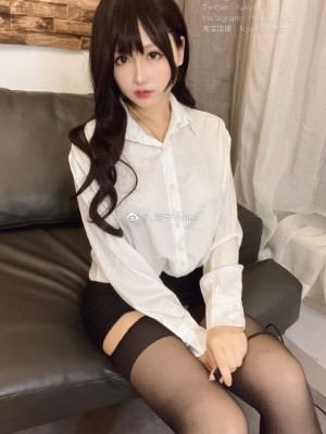 微博hs6_0060s4gwgy1h2lq8et3ukj50u01hbwp22