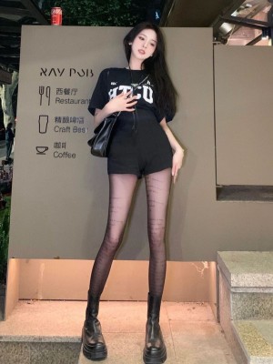 微博hs6_006WU84Wly1h1oi9fzuywj30mi0t545d
