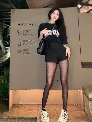 微博hs6_006WU84Wly1h1oi8xnkdij30mi0vpqat