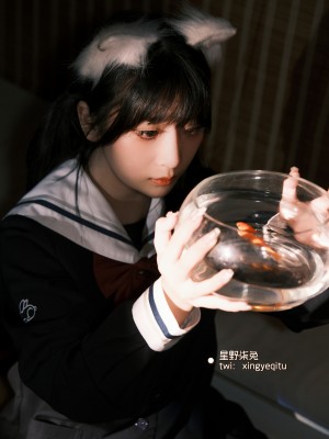 [星野柒兔] 放学后抓鱼的女孩_044