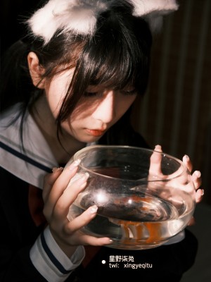 [星野柒兔] 放学后抓鱼的女孩_046