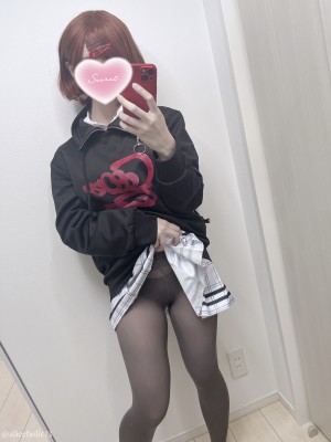 制服パーカータイツフェチ裏垢風写真＆破れタイツでずらし挿入バイブオナ3回イキミニ動画セット_05