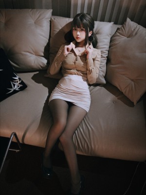 微博cos_008EYTzygy1huor65vx13j30u018z44r