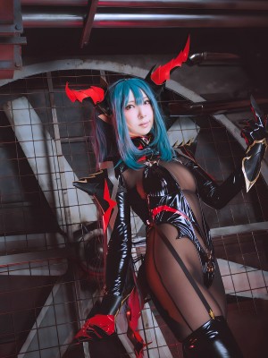 (C103) [さちぶどう] アズール◎ーン レーゲンスブルク コスプレ写真集 vol.171 Coast of light!2&nbsp;&nbsp;(アズールレーン)_018