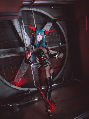 (C103) [さちぶどう] アズール◎ーン レーゲンスブルク コスプレ写真集 vol.171 Coast of light!2&nbsp;&nbsp;(アズールレーン)_023