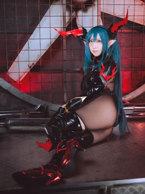 (C103) [さちぶどう] アズール◎ーン レーゲンスブルク コスプレ写真集 vol.171 Coast of light!2  (アズールレーン)_095