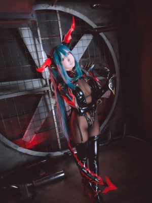 (C103) [さちぶどう] アズール◎ーン レーゲンスブルク コスプレ写真集 vol.171 Coast of light!2&nbsp;&nbsp;(アズールレーン)_022