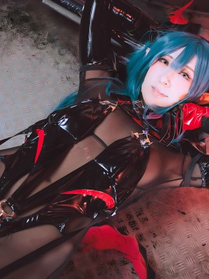 (C103) [さちぶどう] アズール◎ーン レーゲンスブルク コスプレ写真集 vol.171 Coast of light!2  (アズールレーン)_174
