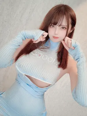 Uri - Guitar Sister_03