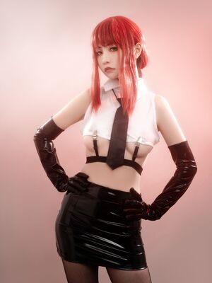 HornyCos - Red-Haired Petite Beauty Cosplays As Chainsaw Man Makima (Patreon)_56