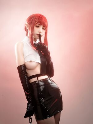HornyCos - Red-Haired Petite Beauty Cosplays As Chainsaw Man Makima (Patreon)_79