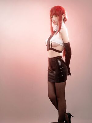 HornyCos - Red-Haired Petite Beauty Cosplays As Chainsaw Man Makima (Patreon)_53