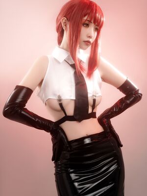 HornyCos - Red-Haired Petite Beauty Cosplays As Chainsaw Man Makima (Patreon)_39
