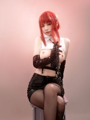HornyCos - Red-Haired Petite Beauty Cosplays As Chainsaw Man Makima (Patreon)_71