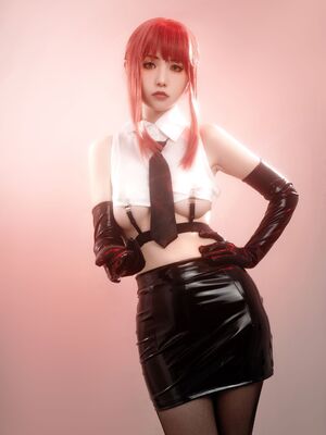 HornyCos - Red-Haired Petite Beauty Cosplays As Chainsaw Man Makima (Patreon)_50