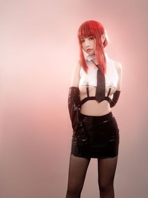 HornyCos - Red-Haired Petite Beauty Cosplays As Chainsaw Man Makima (Patreon)_54