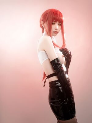 HornyCos - Red-Haired Petite Beauty Cosplays As Chainsaw Man Makima (Patreon)_77