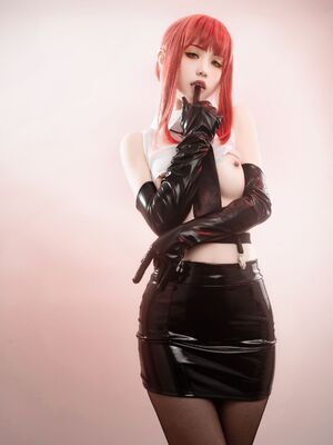 HornyCos - Red-Haired Petite Beauty Cosplays As Chainsaw Man Makima (Patreon)_85