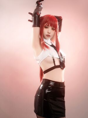 HornyCos - Red-Haired Petite Beauty Cosplays As Chainsaw Man Makima (Patreon)_38