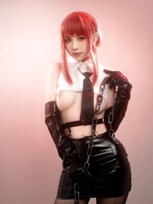 HornyCos - Red-Haired Petite Beauty Cosplays As Chainsaw Man Makima (Patreon)_74