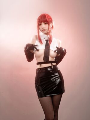 HornyCos - Red-Haired Petite Beauty Cosplays As Chainsaw Man Makima (Patreon)_42