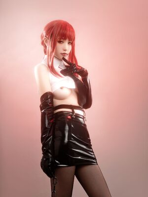 HornyCos - Red-Haired Petite Beauty Cosplays As Chainsaw Man Makima (Patreon)_78