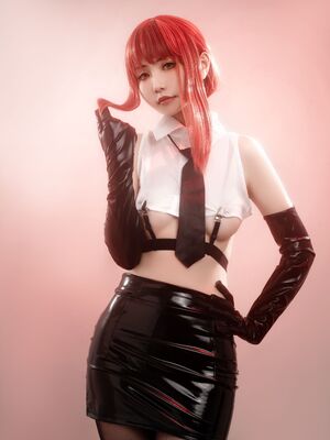 HornyCos - Red-Haired Petite Beauty Cosplays As Chainsaw Man Makima (Patreon)_60