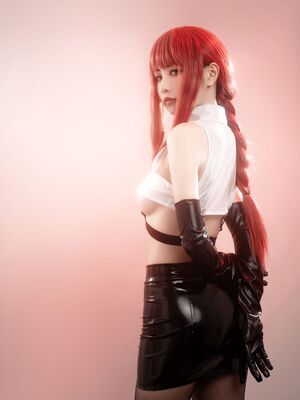 HornyCos - Red-Haired Petite Beauty Cosplays As Chainsaw Man Makima (Patreon)_63