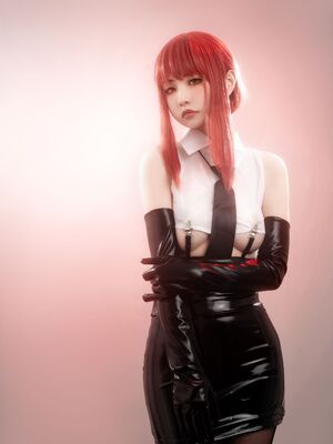 HornyCos - Red-Haired Petite Beauty Cosplays As Chainsaw Man Makima (Patreon)_35