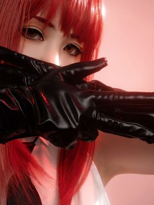 HornyCos - Red-Haired Petite Beauty Cosplays As Chainsaw Man Makima (Patreon)_51