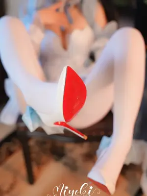 [铃木美咲(Misaki Suzuki)]美脚的赐福（初音粉蝶花精灵篇）_06