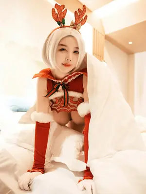 [Xiuren秀人网： 樱桃小犊子] Yorha 2B Chrismast_47