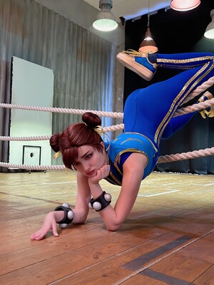 Hologana - Chun-li_bs15