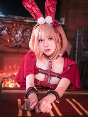 Sally Dorasnow - Red Riding Hood_12