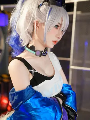 Sally Dorasnow - Silver Wolf_13
